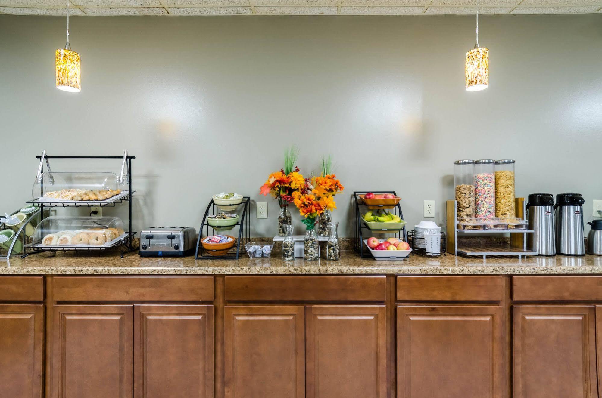 Rodeway Inn Brockton Εξωτερικό φωτογραφία