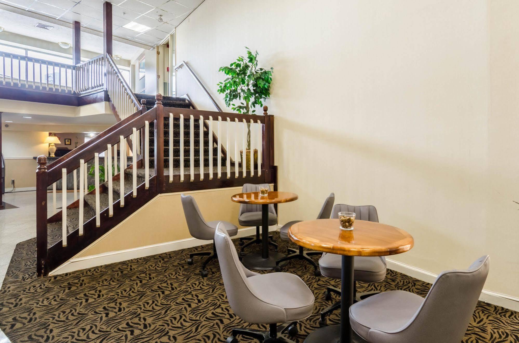 Rodeway Inn Brockton Εξωτερικό φωτογραφία
