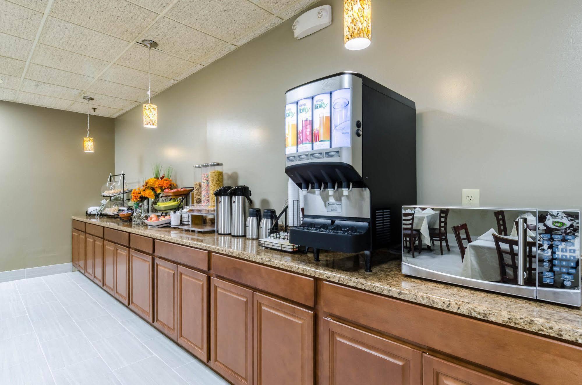 Rodeway Inn Brockton Εξωτερικό φωτογραφία